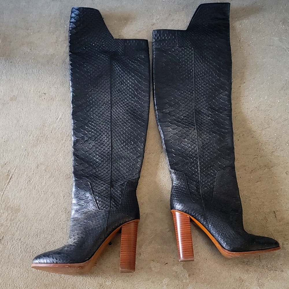 8M black textured knee high boots